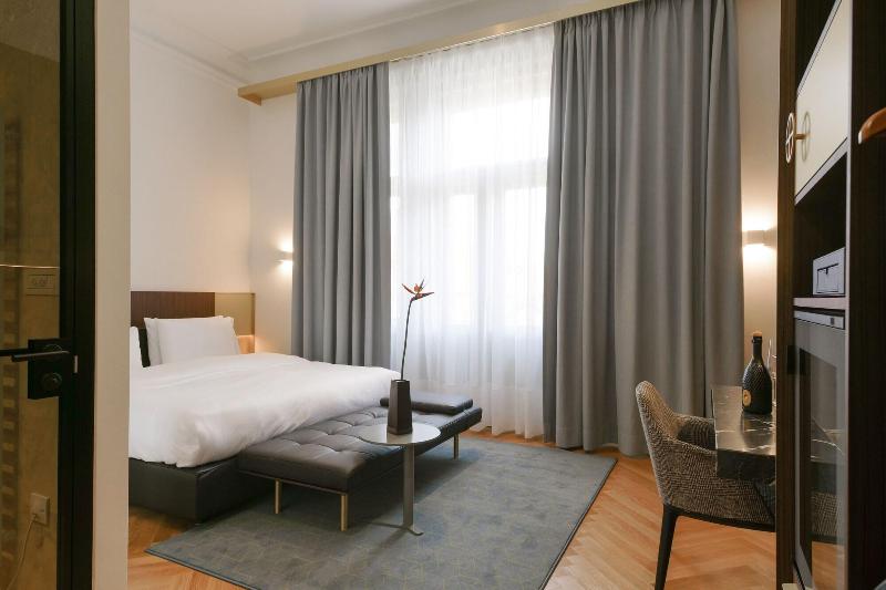 هتل Numa I Laurel