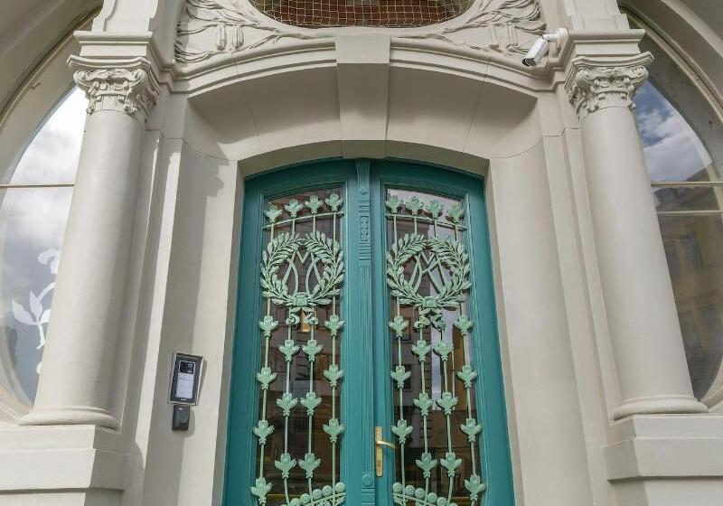 هتل Numa I Laurel