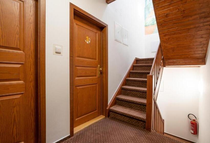 호텔 Penzion Balcony