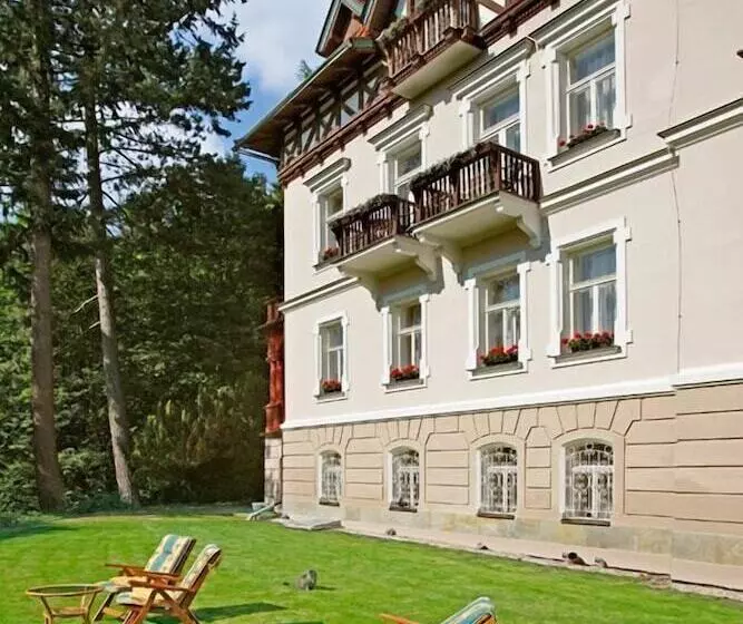 هتل Sant Georg Garni