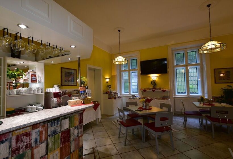 فندق Sant Georg Garni