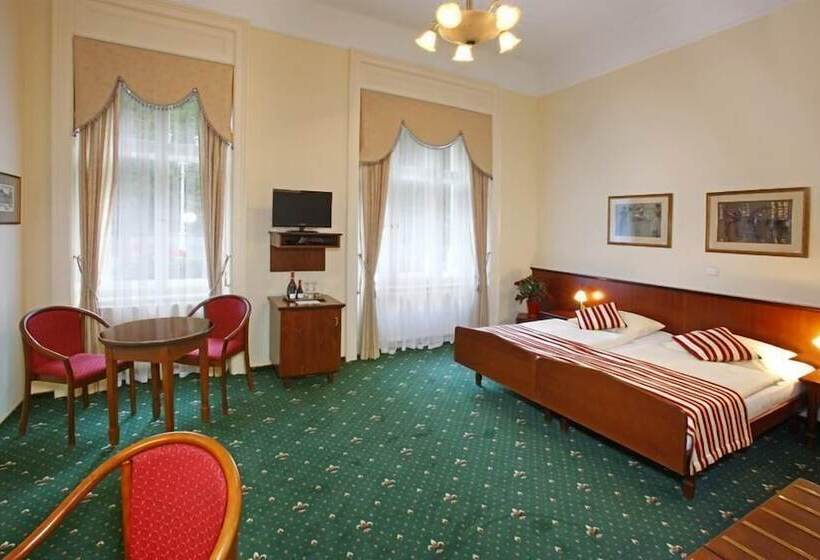 فندق Sant Georg Garni