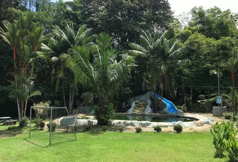 هتل Whale Tail