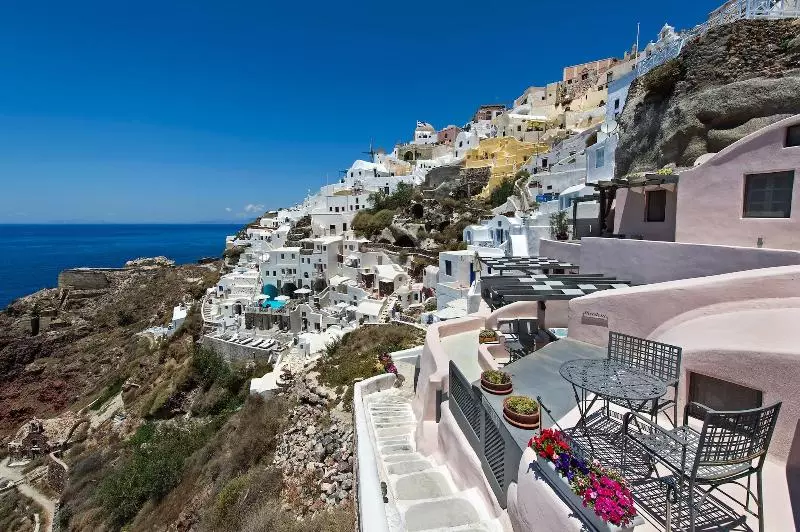 هتل Oia Memories Suites