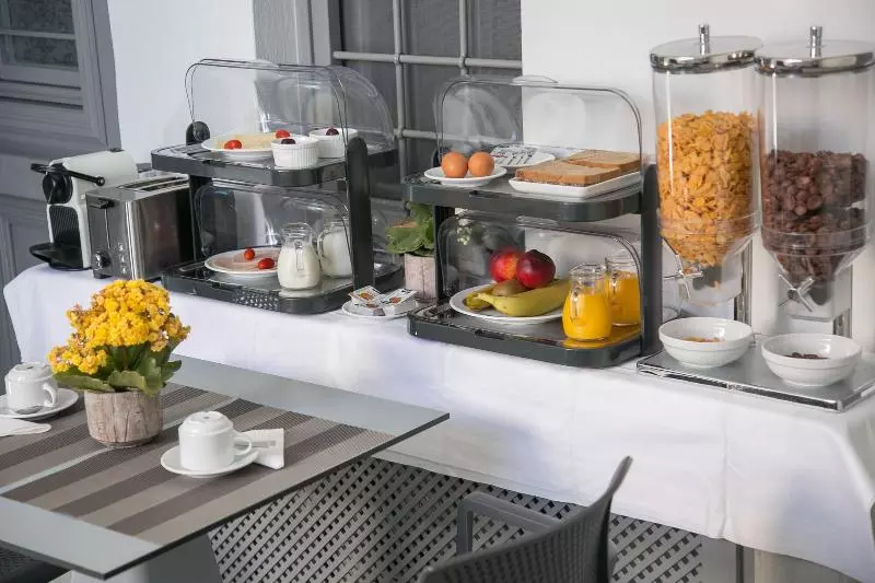 هتل Oia Memories Suites