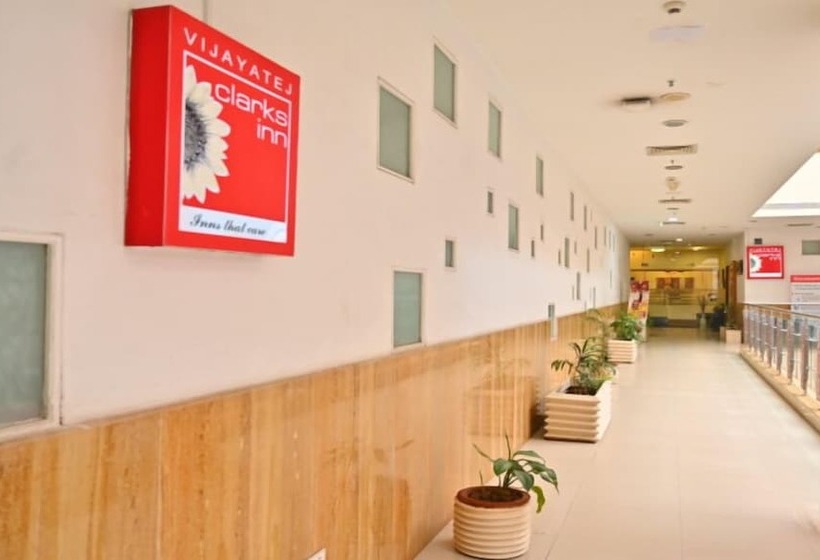 Hôtel Vijaya Tej Clarks Inn