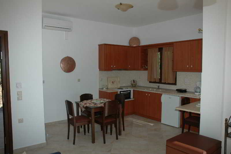 هتل Villa Platanaki