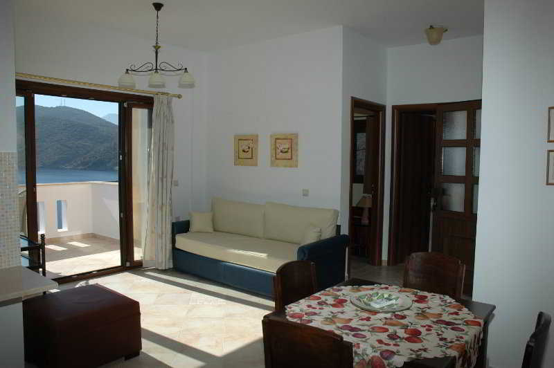 هتل Villa Platanaki