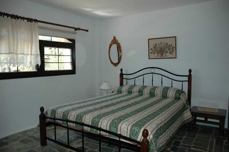 هتل Villa Platanaki