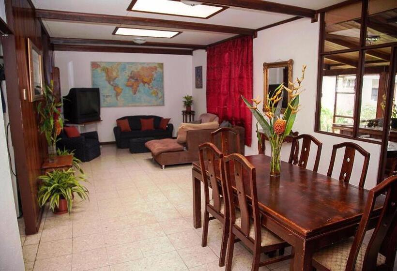 بنسيون Casa Kibi Kibi