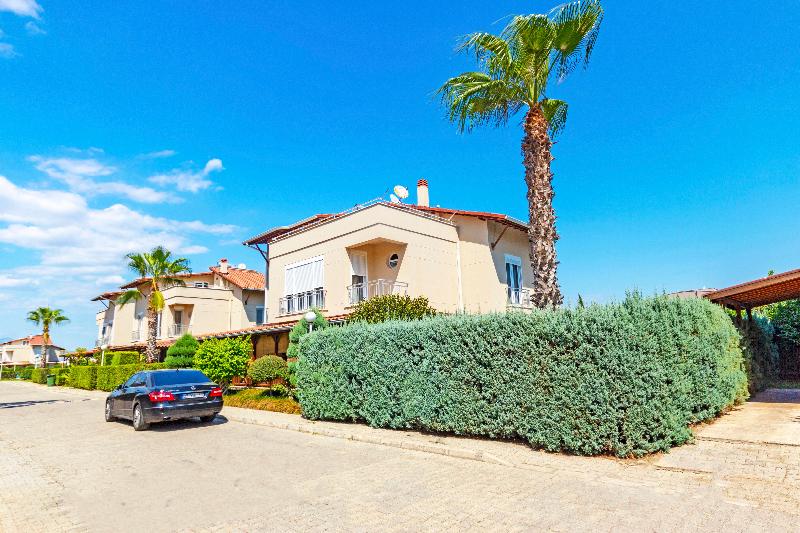 Отель Paradise Town Villa Lucky