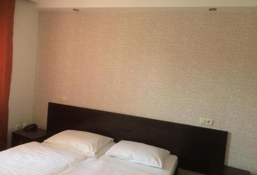 فندق صغير Promohotel Slavie