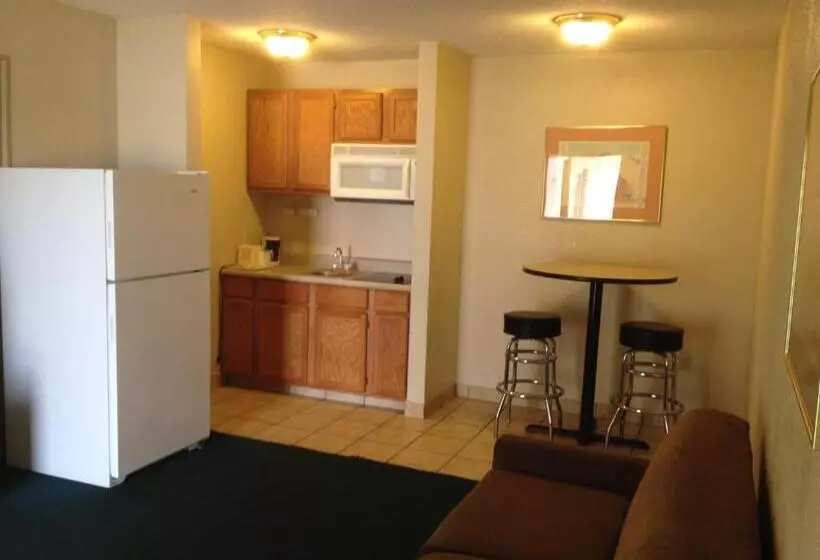 ホテル America's Best Inn and Suites Emporia