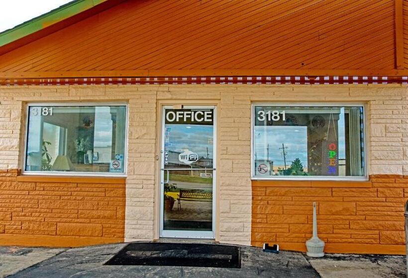 فندق America's Best Inn and Suites Emporia