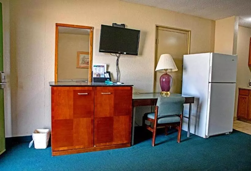 ホテル America's Best Inn and Suites Emporia