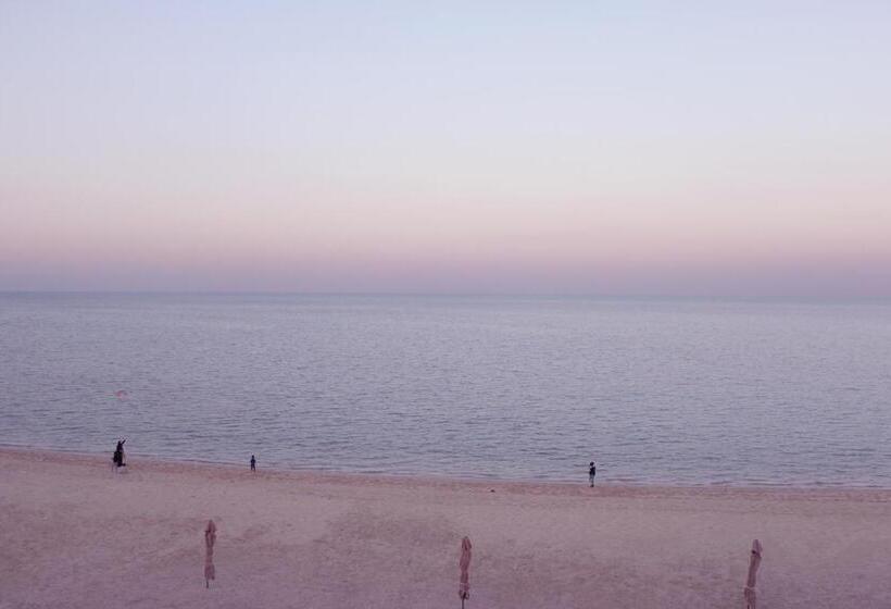 هتل Aquamarine Kuwait Resort