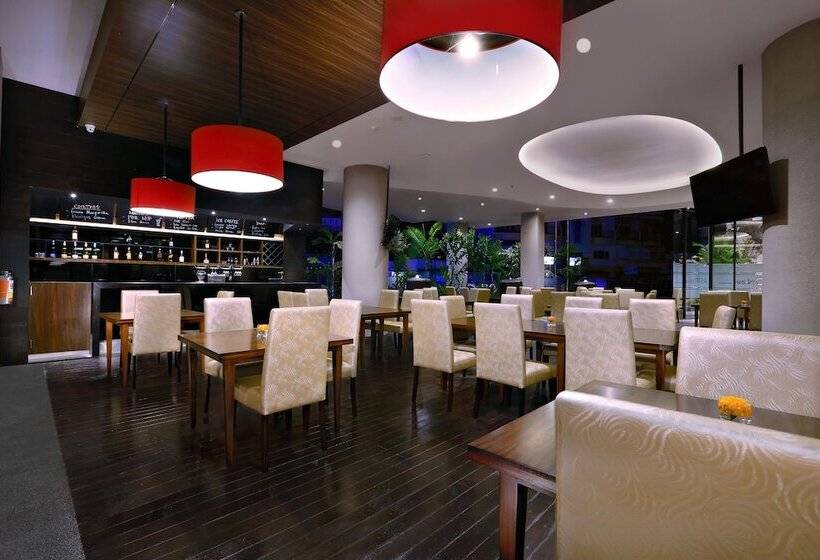 בית מלון כפרי Aston Inn Mataram