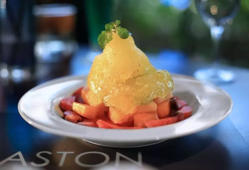 ホテル Aston Inn Mataram