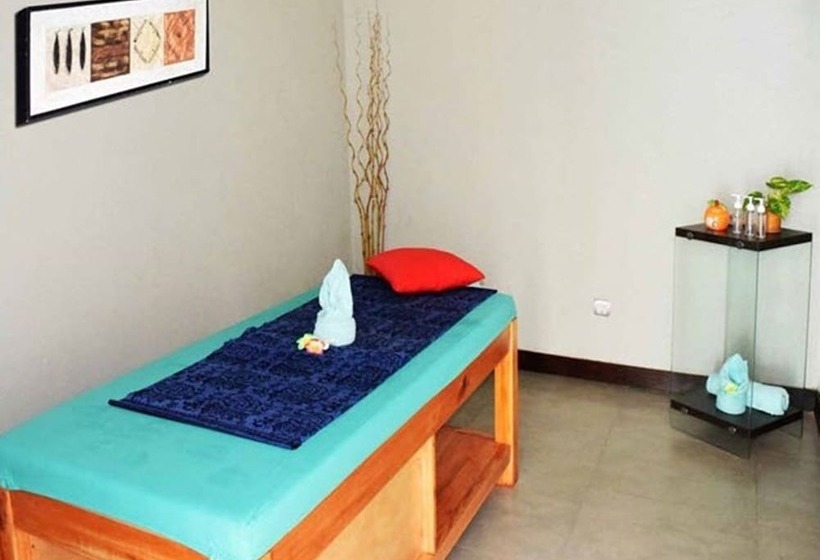 בית מלון כפרי Aston Inn Mataram