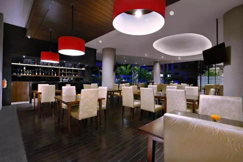 ホテル Aston Inn Mataram