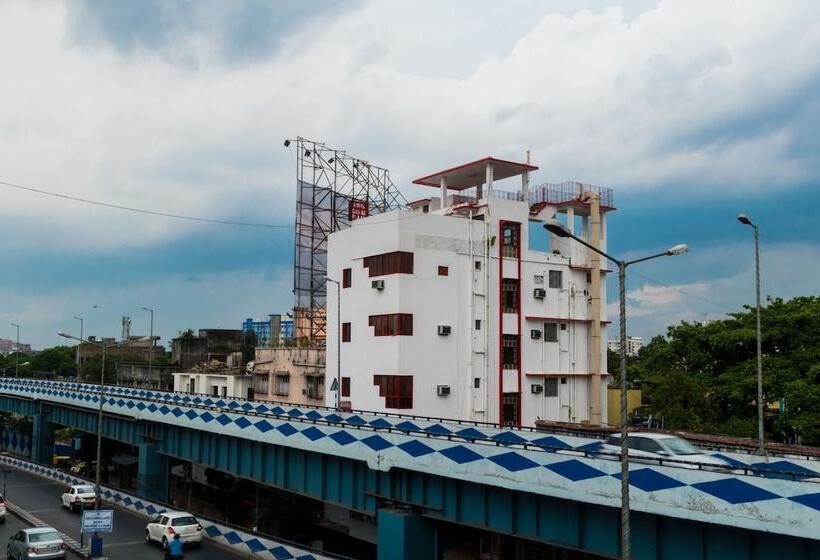 ホテル Fabexpress Camac Plaza