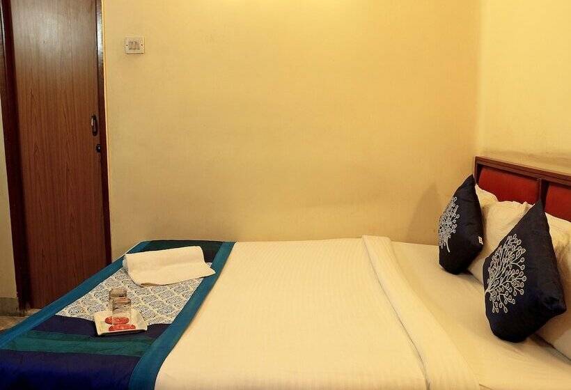 ホテル Fabexpress Camac Plaza