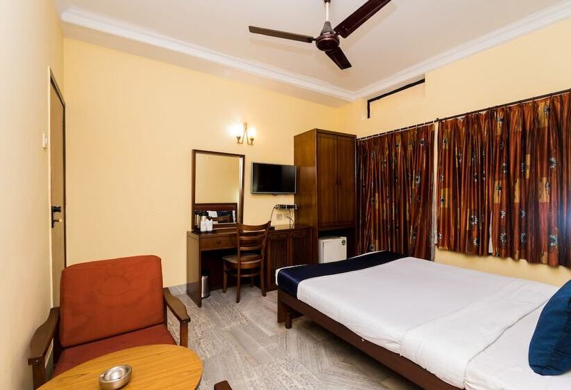 ホテル Fabexpress Camac Plaza