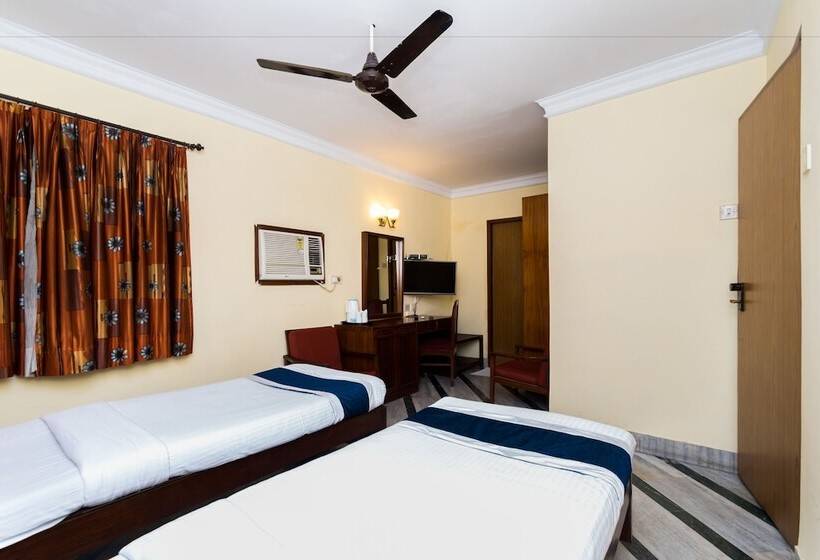 ホテル Fabexpress Camac Plaza