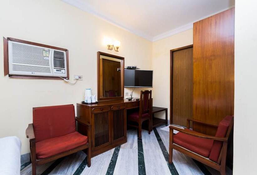 ホテル Fabexpress Camac Plaza