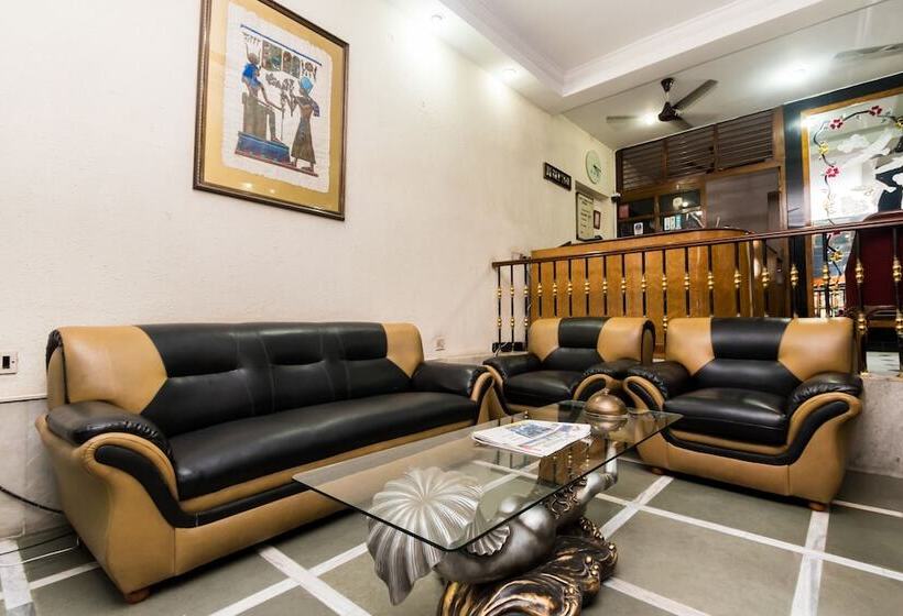 ホテル Fabexpress Camac Plaza