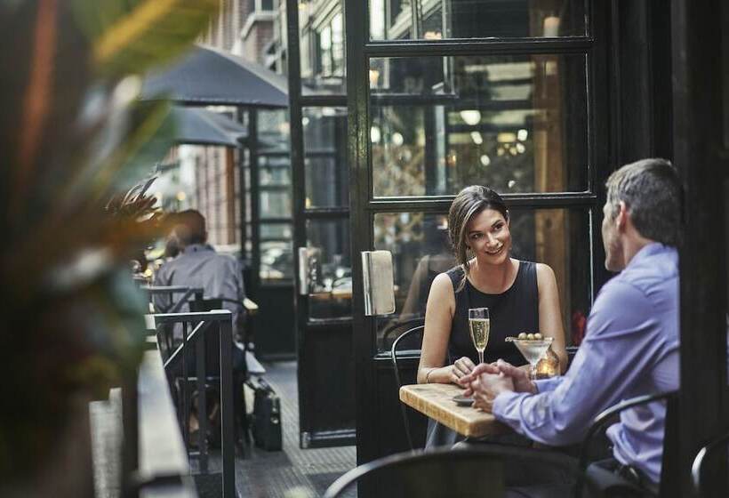 Four Seasons Hotel New York Downtown