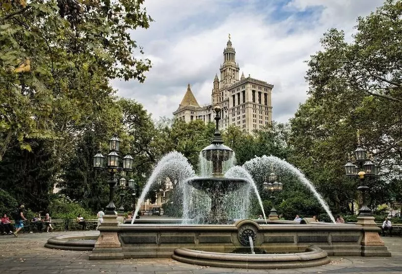 Four Seasons Hotel New York Downtown