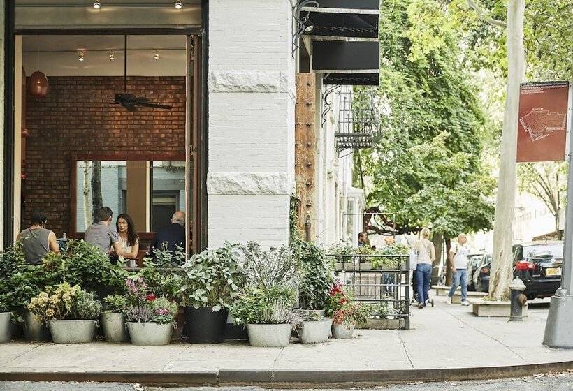 Four Seasons Hotel New York Downtown