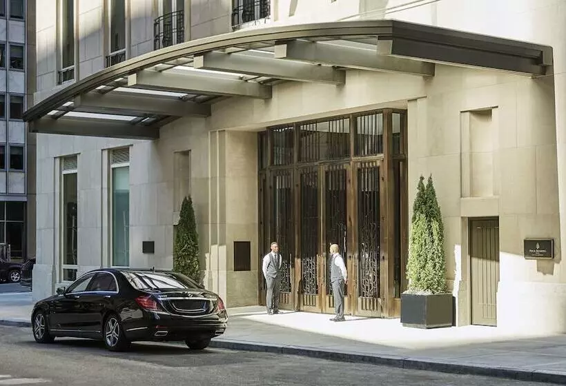 Four Seasons Hotel New York Downtown