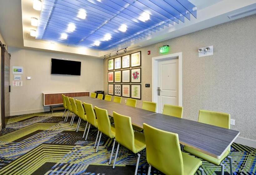 فندق Holiday Inn Express Evansville, An Ihg