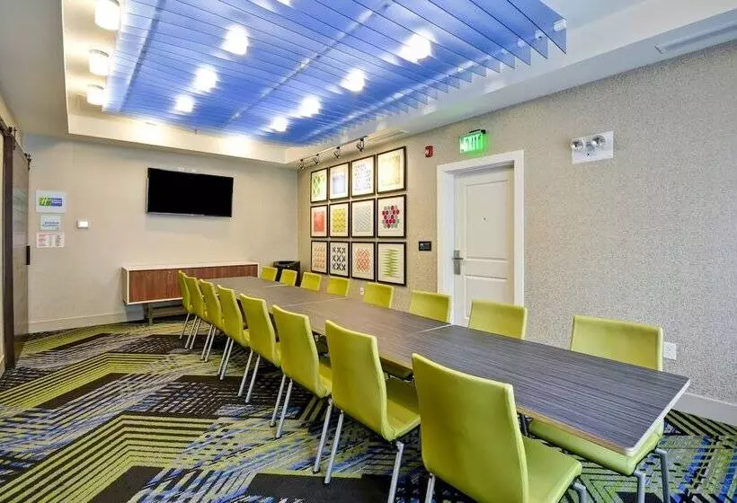 ホテル Holiday Inn Express   Evansville, An Ihg