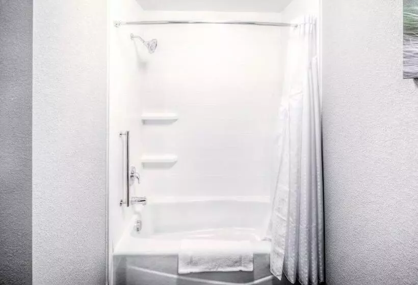 ホテル Holiday Inn Express & Suites Cleveland/westlake, An Ihg