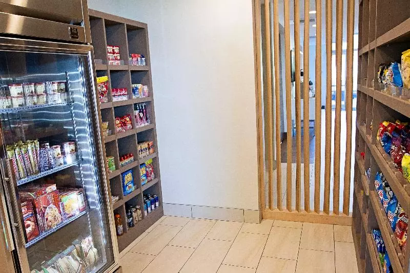 ホテル Holiday Inn Express & Suites Greenwood Mall, An Ihg