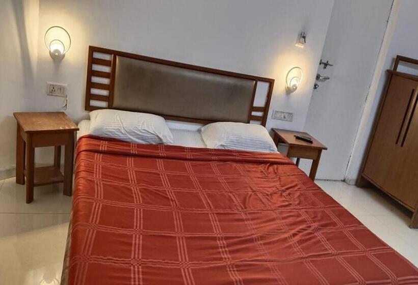 בית מלון כפרי Maharaja Residency