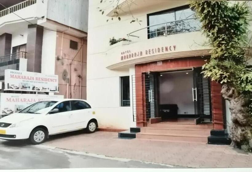 בית מלון כפרי Maharaja Residency