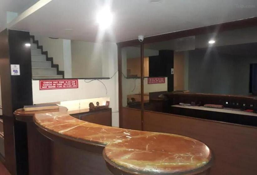 בית מלון כפרי Maharaja Residency