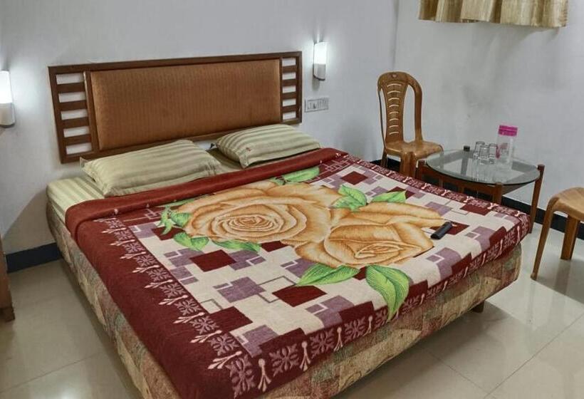 בית מלון כפרי Maharaja Residency