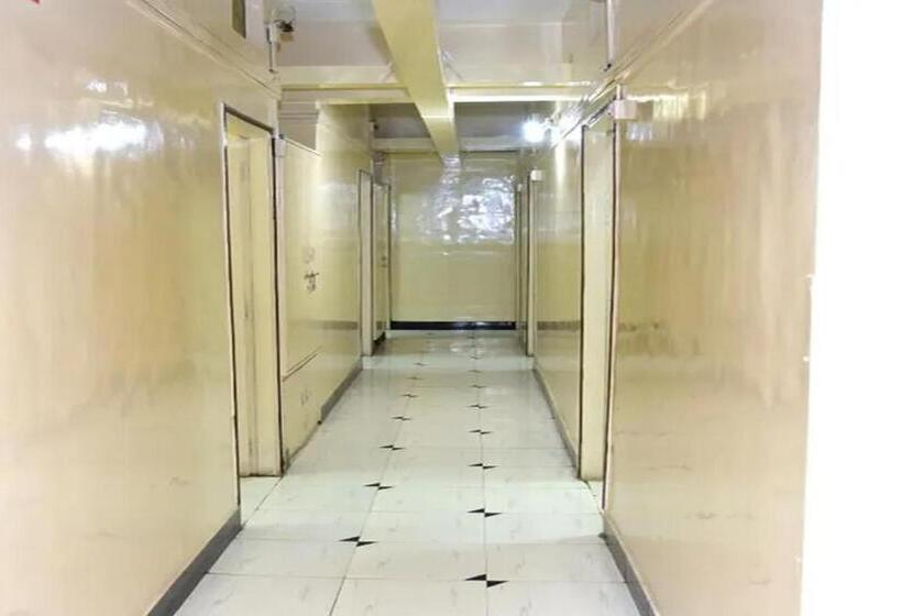 בית מלון כפרי Maharaja Residency