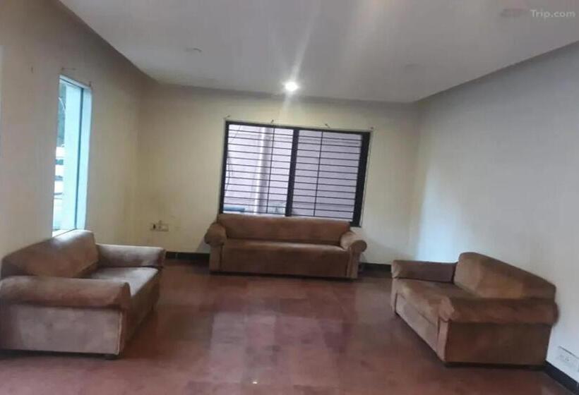 בית מלון כפרי Maharaja Residency