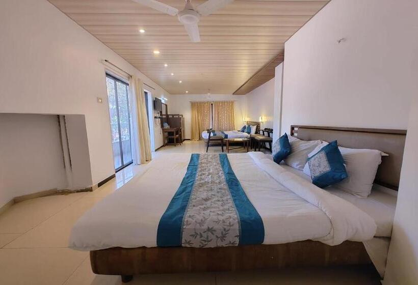 בית מלון כפרי Maharaja Residency