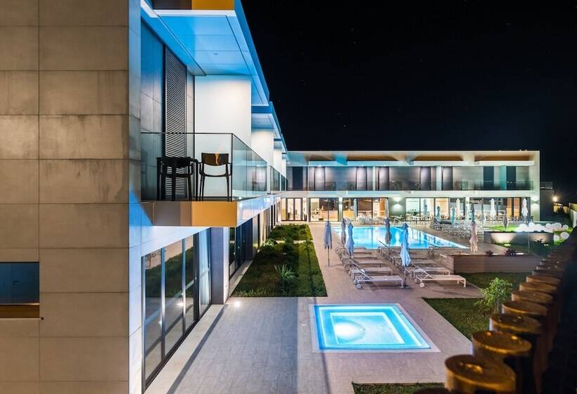 هتل Vila Baleira Village