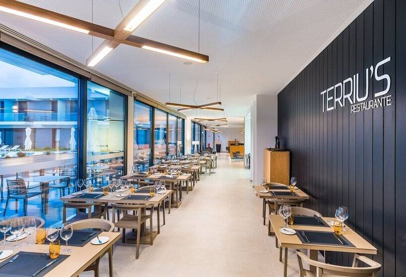 هتل Vila Baleira Village