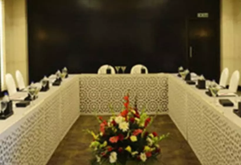 هتل Sayaji Vadodara