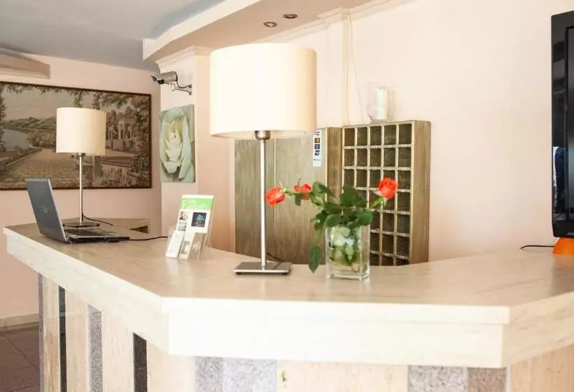 ホテル Villa Cariatis