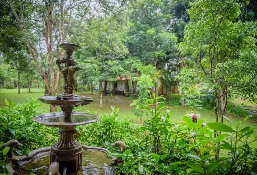 Taksina Garden Resort